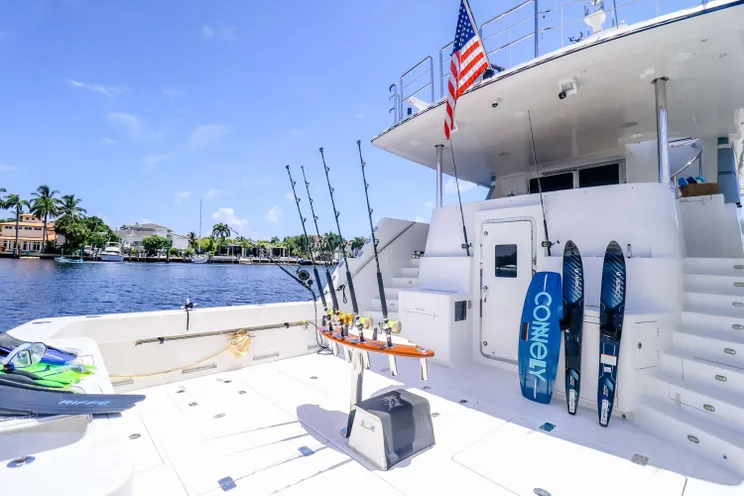 Charter Yacht ANDIAMO - Symbol 92 - 3 Cabins - Nassau - Exumas - Bahamas