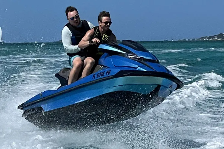 Charter Yacht ANDIAMO - Symbol 92 - 3 Cabins - Nassau - Exumas - Bahamas