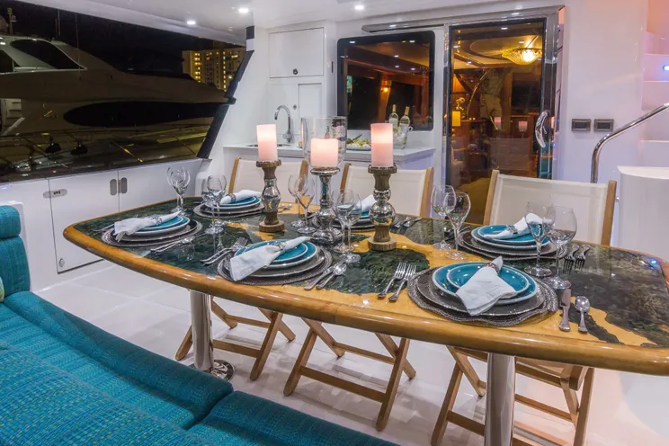 Charter Yacht ANDIAMO - Symbol 92 - 3 Cabins - Nassau - Exumas - Bahamas
