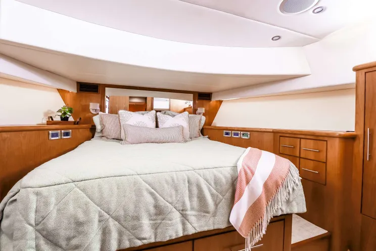 Charter Yacht ANDIAMO - Symbol 92 - 3 Cabins - Nassau - Exumas - Bahamas