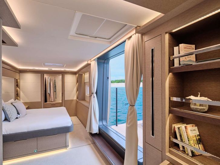 FRENCH WEST Lagoon 78 - Master Cabin FRENCH WEST Lagoon 78 - Master Cabin
