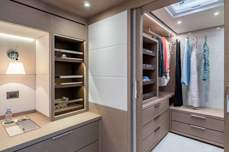 Charter Yacht FRENCH WEST - Lagoon 78 - 4 Cabins - St Martin - Leewards - Windwards