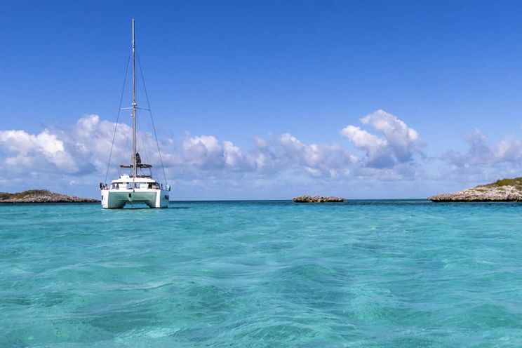 Charter Yacht KITTIWAKE - Bali 4.8 - 3 Cabins - Nassau - Exumas - Bahamas
