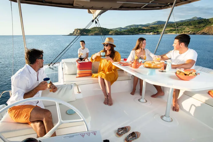 Charter Yacht KITTIWAKE - Bali 4.8 - 3 Cabins - Grenadines - Bahamas - Caribbean Leewards - Caribbean Windwards