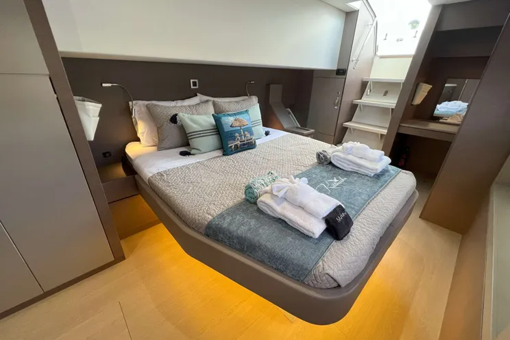 Charter Yacht KITTIWAKE - Bali 4.8 - 3 Cabins - Nassau - Exumas - Bahamas