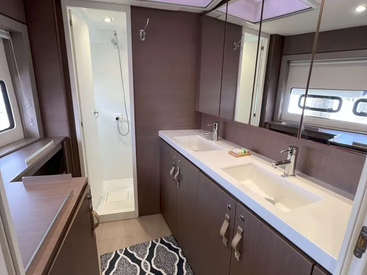 KITTIWAKE Bali 4.8 - guest cabin bathroom KITTIWAKE Bali 4.8 - guest cabin bathroom