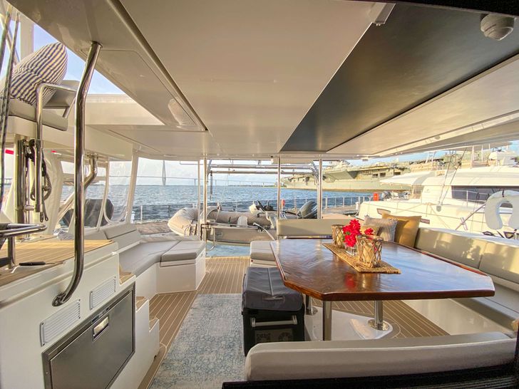 SOUTHERN CHARM - Al-Fresco Dinning Aft SOUTHERN CHARM - Al-Fresco Dinning Aft