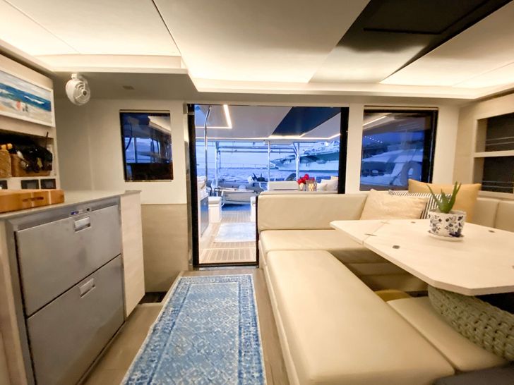 SOUTHERN CHARM - Main Salon Aft SOUTHERN CHARM - Main Salon Aft