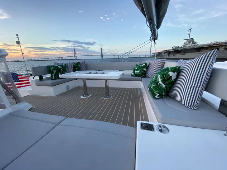 SOUTHERN CHARM - Flybridge SOUTHERN CHARM - Flybridge