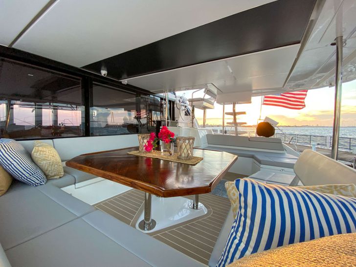 SOUTHERN CHARM - Aft Seating SOUTHERN CHARM - Aft Seating