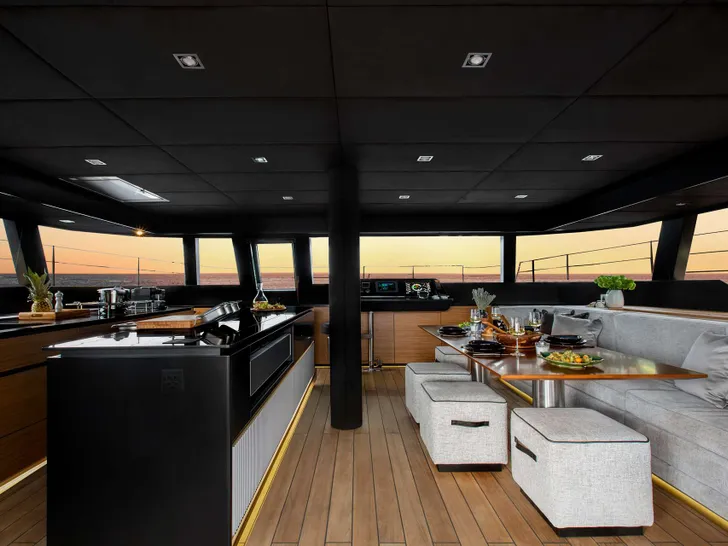 CALMA Sunreef 60 - saloon CALMA Sunreef 60 - saloon