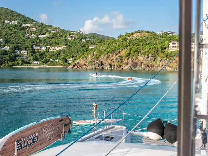 JUSTIFIED HORIZONS Lagoon 65 - water activities JUSTIFIED HORIZONS Lagoon 65 - water activities