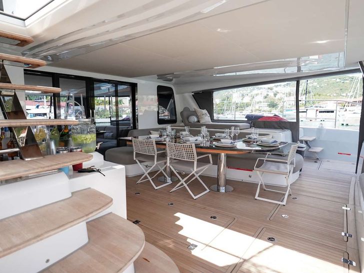 JUSTIFIED HORIZONS Lagoon 65 - aft deck JUSTIFIED HORIZONS Lagoon 65 - aft deck