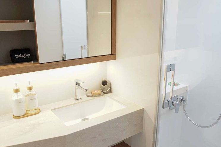 Charter Yacht JUSTIFIED HORIZONS - Lagoon 65 - 5 Cabins - Tortola - Virgin Gorda - Anegada - British Virgin Islands - Caribbean