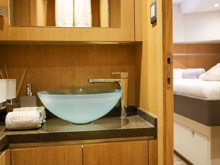 ALLURE Privilege S6 - VIP cabin bathroom ALLURE Privilege S6 - VIP cabin bathroom