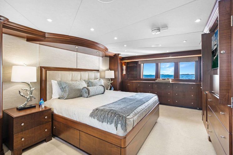 Charter Yacht CHILDS PLAY - Burger 113 - 5 Cabins - Nassau - Staniel Cay - Exumas