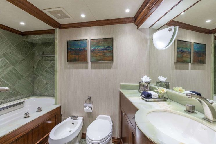 Charter Yacht CHILDS PLAY - Burger 113 - 5 Cabins - Nassau - Staniel Cay - Exumas