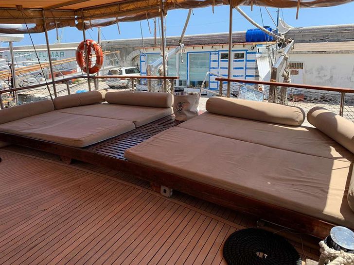 HANDE CAPO GALERA - Sun Deck HANDE CAPO GALERA - Sun Deck