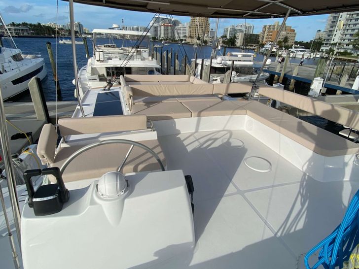 OKEANA-Flybridge OKEANA-Flybridge