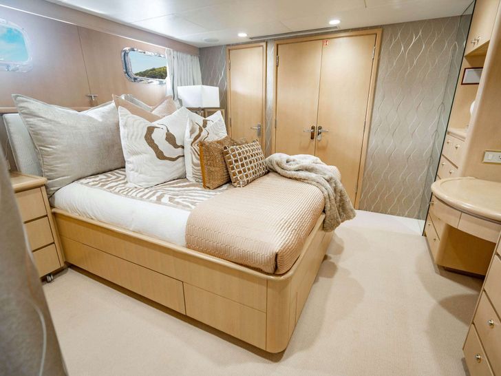 CRESCENDO IV - Delta 122 Stbd Guest Stateroom CRESCENDO IV - Delta 122 Stbd Guest Stateroom