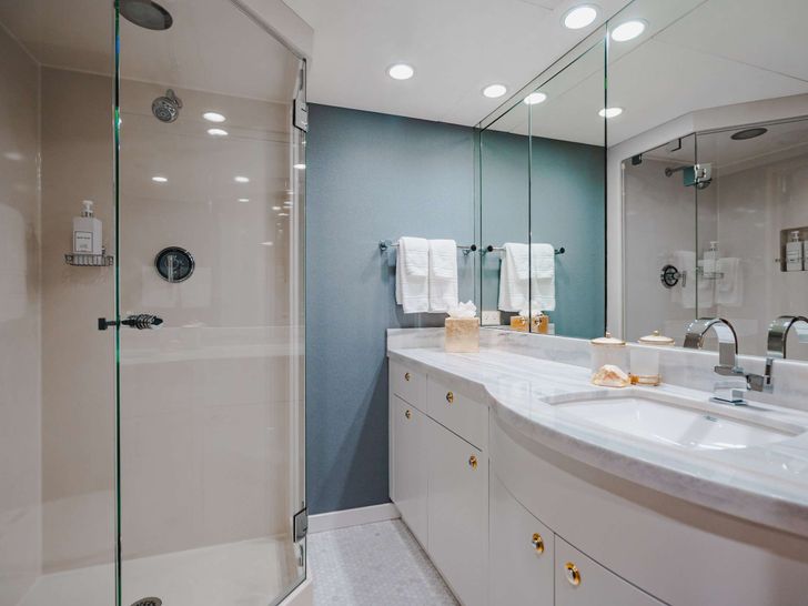 CRESCENDO IV - Delta 122 Stbd Guest Ensuite CRESCENDO IV - Delta 122 Stbd Guest Ensuite