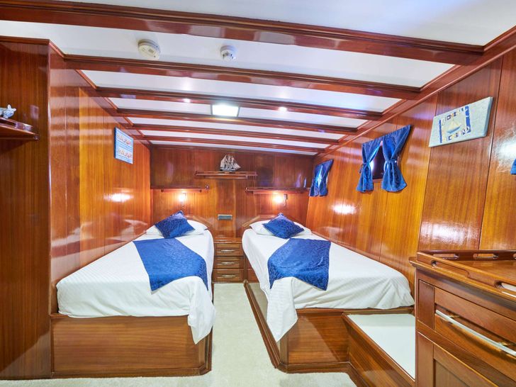 Twin cabin Twin cabin