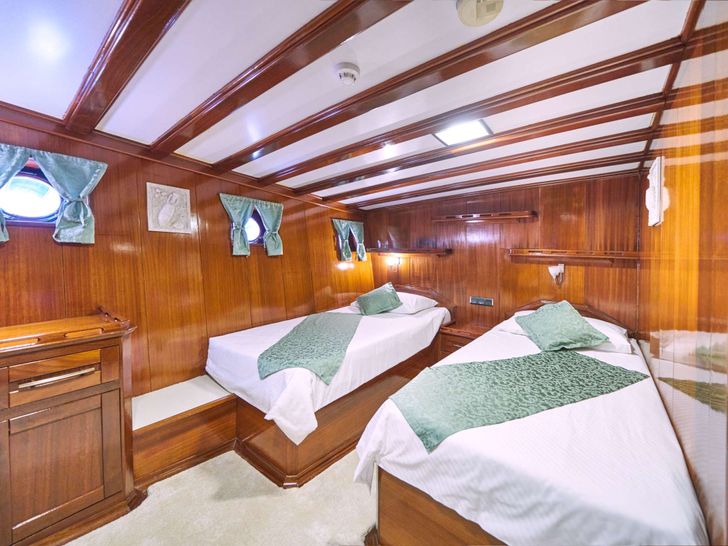 Twin cabin Twin cabin