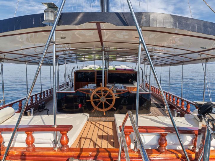 Aft lounge area Aft lounge area