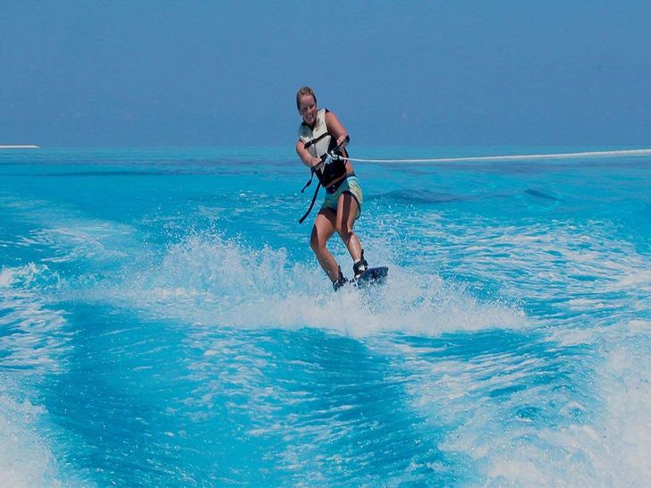 LIBRA 50 Fountaine Pajot Saba 50 - wakeboarding LIBRA 50 Fountaine Pajot Saba 50 - wakeboarding