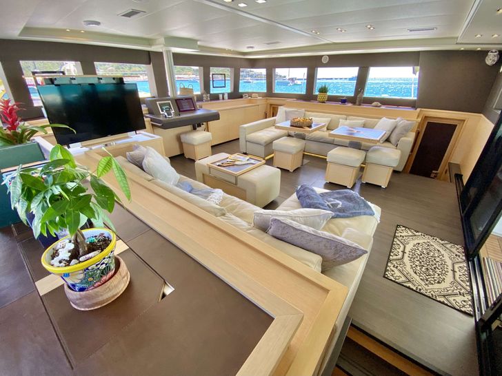 HEAVENLY Lagoon 620 Saloon HEAVENLY Lagoon 620 Saloon