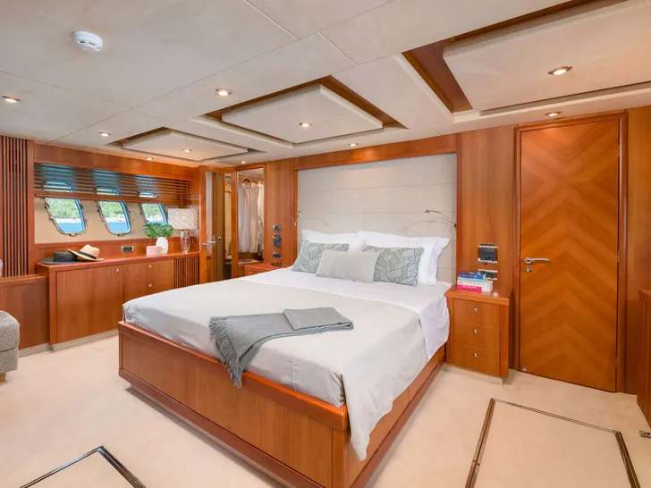 QUANTUM Sunseeker Predator 108 Crewed Motor Yacht Master Cabin QUANTUM Sunseeker Predator 108 Crewed Motor Yacht Master Cabin