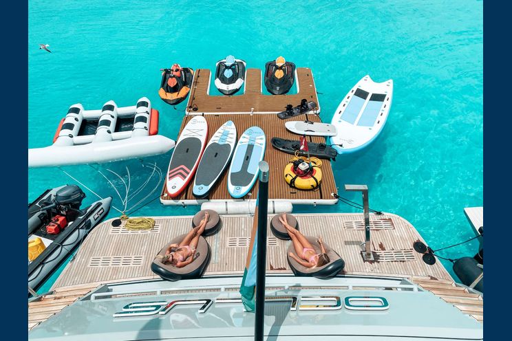 Charter Yacht OCULUS - Oceanfast 39 m - 5 Cabins - Nassau - Staniel Cay - Exumas - Bahamas
