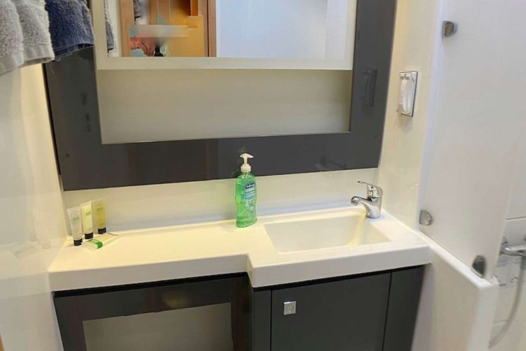 Charter Yacht IREMIA - Fontaine-Pajot 44 - 2 Cabins - Virgin Islands - St Thomas - Tortola - Virgin Gorda - St John