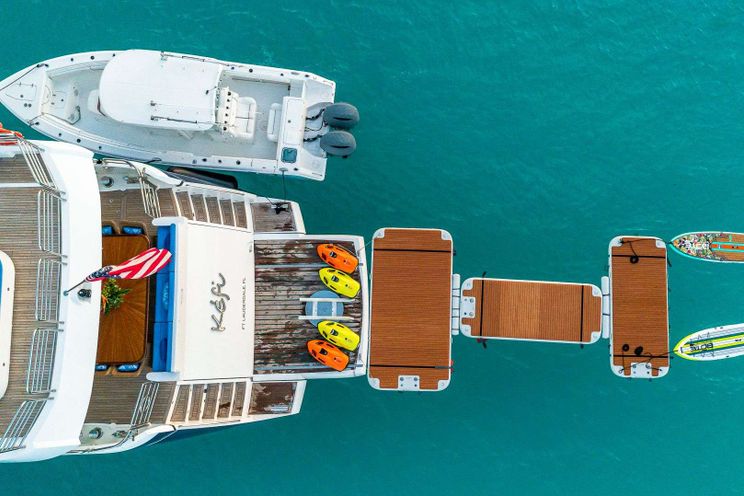 Charter Yacht KEFI - Sunseeker 105 - 4 Cabins - New England - Nassau - Staniel Cay - Exumas