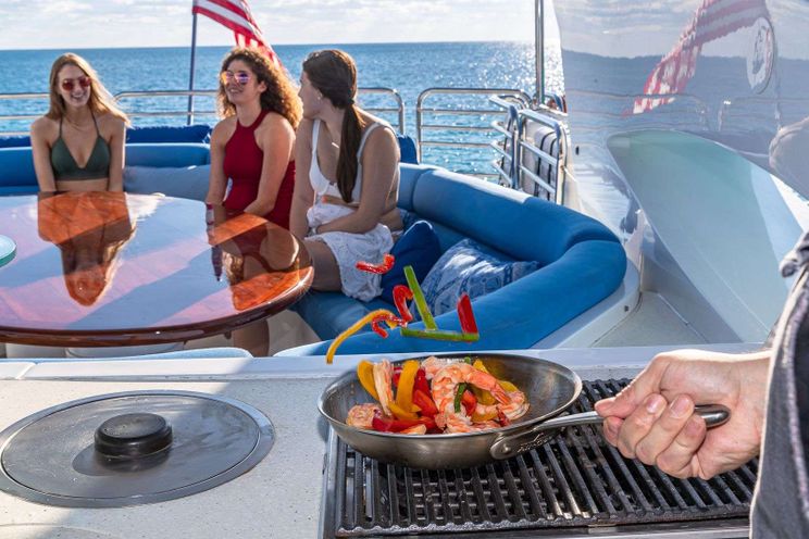 Charter Yacht KEFI - Sunseeker 105 - 4 Cabins - New England - Nassau - Staniel Cay - Exumas