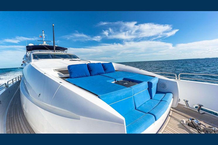 Charter Yacht KEFI - Sunseeker 105 - 4 Cabins - New England - Nassau - Staniel Cay - Exumas