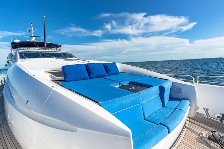 Charter Yacht KEFI - Sunseeker 105 - 4 Cabins - New England - Nassau - Staniel Cay - Exumas