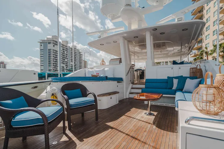 Charter Yacht NOW OR NEVER - Westport 112 - 4 Cabins - New England - Bahamas - Florida
