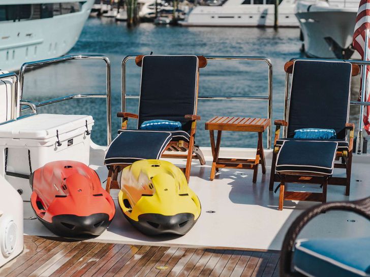NOW OR NEVER - Westport 112 Bow Seating NOW OR NEVER - Westport 112 Bow Seating