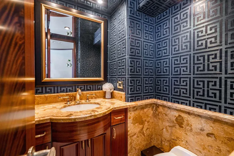 Charter Yacht NOW OR NEVER - Westport 112 - 4 Cabins - New England - Bahamas - Florida