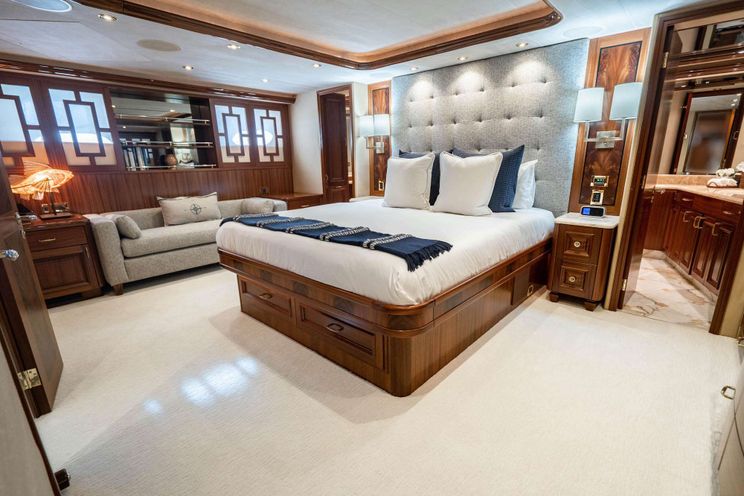 Charter Yacht NOW OR NEVER - Westport 112 - 4 Cabins - New England - Bahamas - Florida