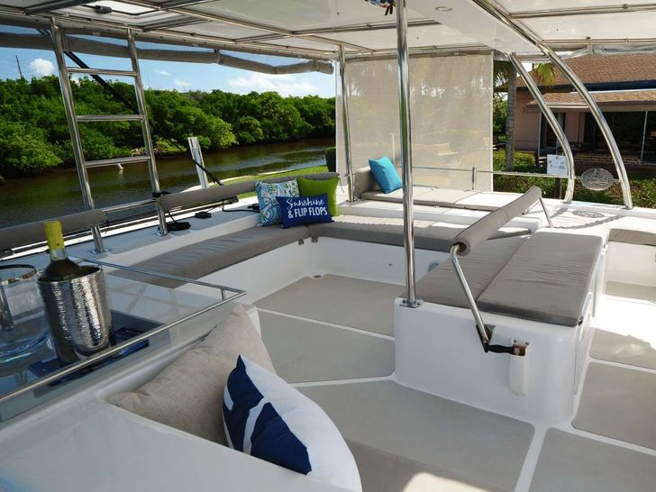 GET ALONG - Flybridge GET ALONG - Flybridge