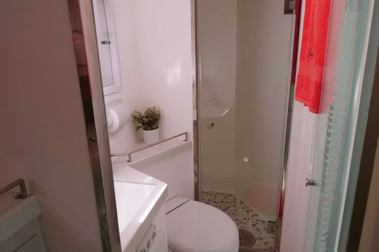 Charter Yacht GET ALONG - Royal Cape 57 - 5 Cabins - Tortola - Virgin Gorda - Anegada