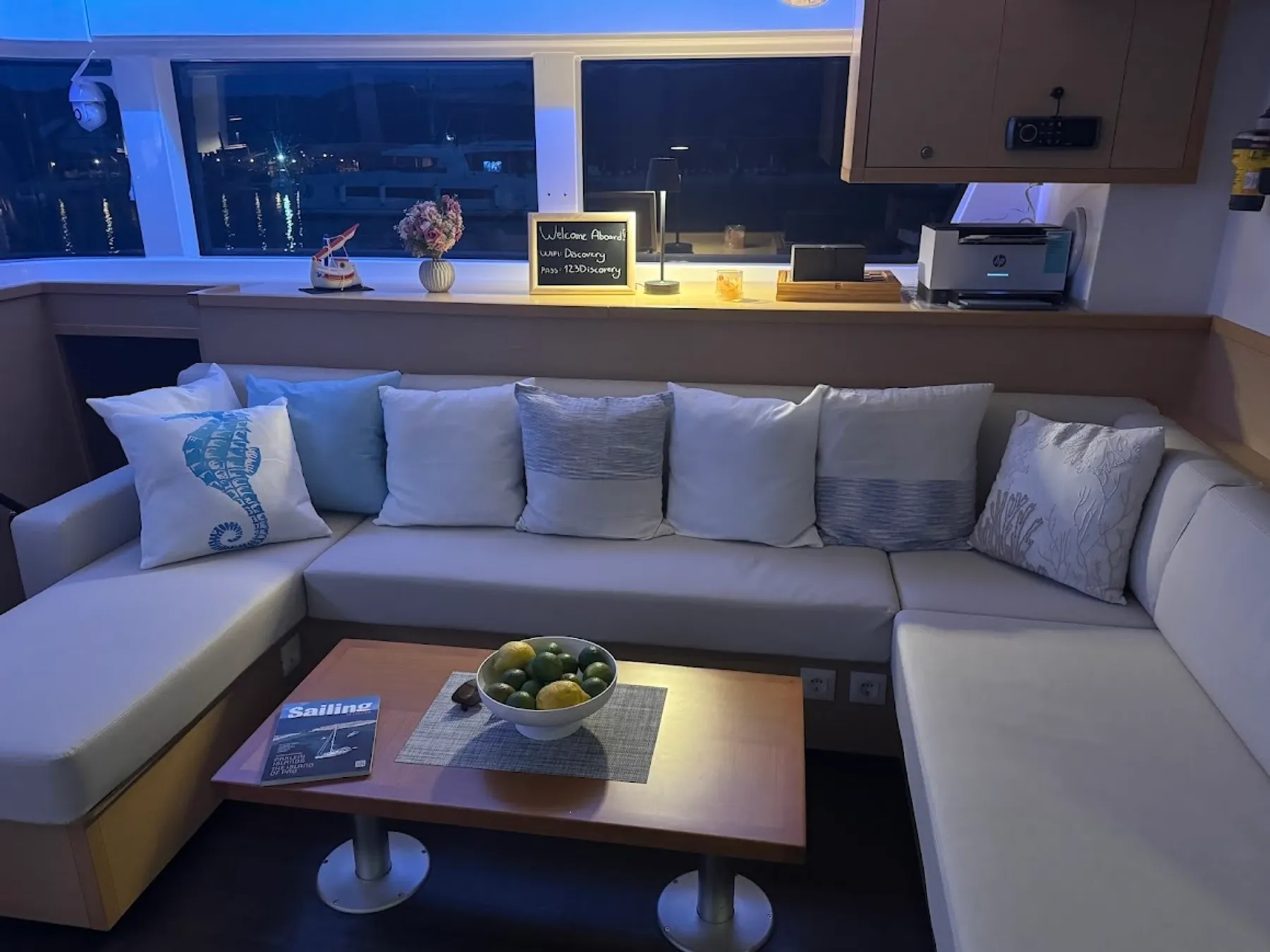 Lagoon 52F - Lounge