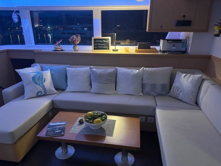 Lagoon 52F - Lounge Lagoon 52F - Lounge