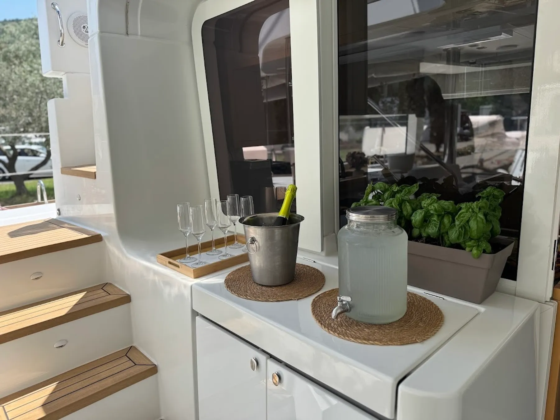 Lagoon 52F - Aft Deck