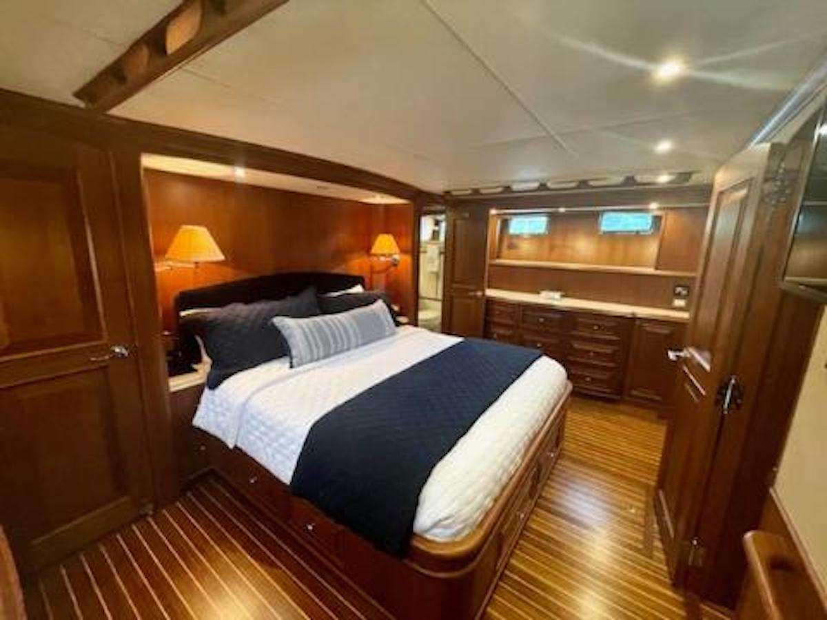 Charter Yacht ELLEON - Grand Banks 64 - 2 Cabins - New England - Florida - Maine