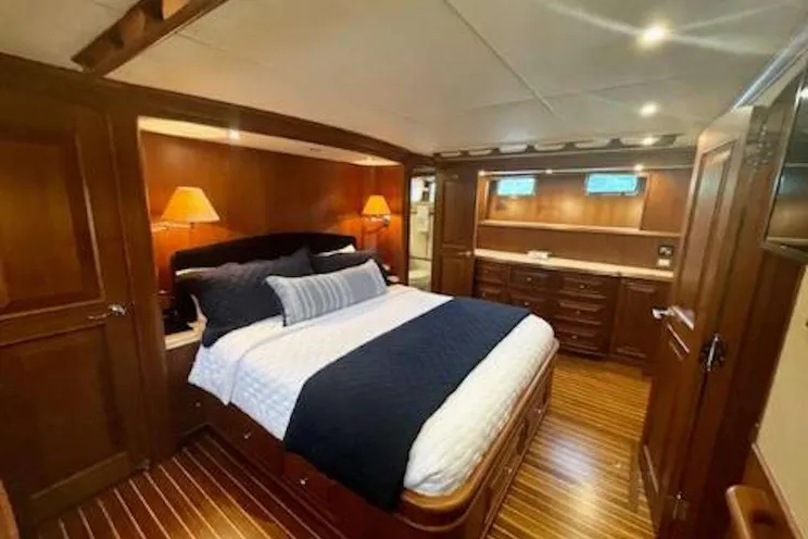 Charter Yacht ELLEON - Grand Banks 64 - 2 Cabins - New England - Florida - Maine