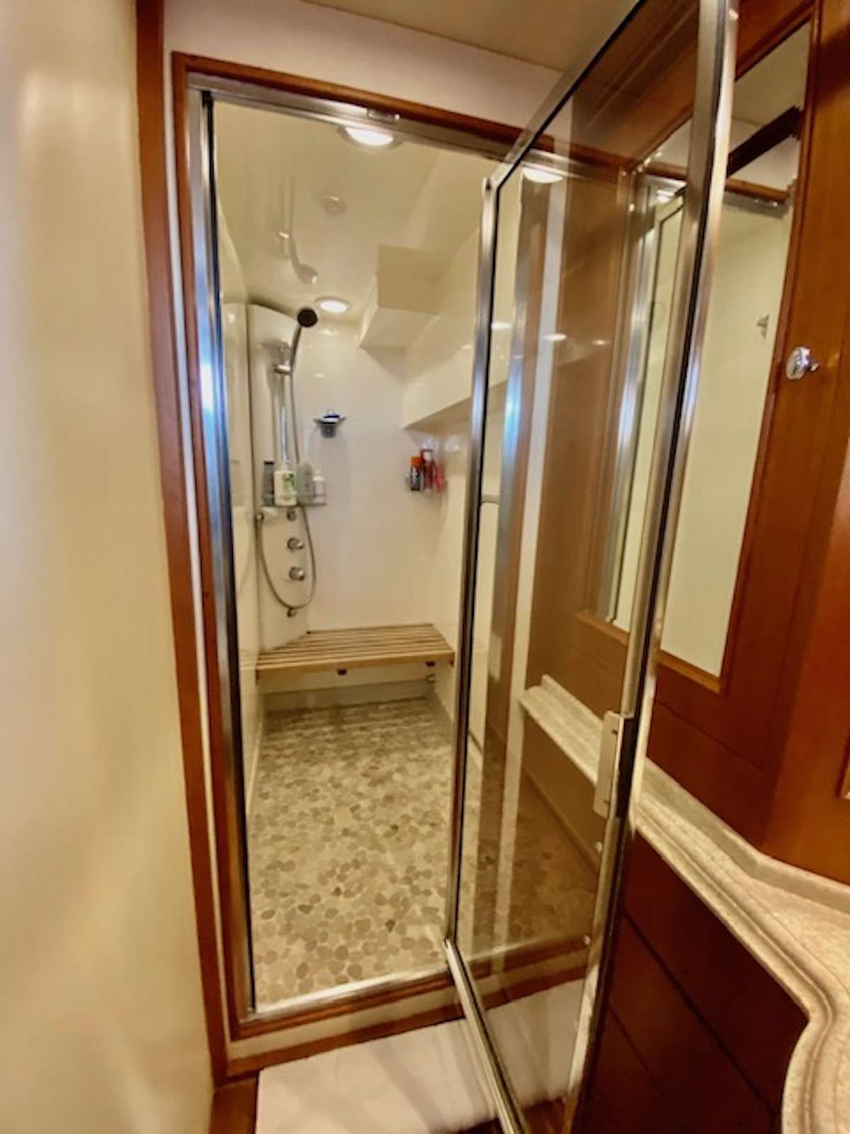 Charter Yacht ELLEON - Grand Banks 64 - 2 Cabins - New England - Florida - Maine