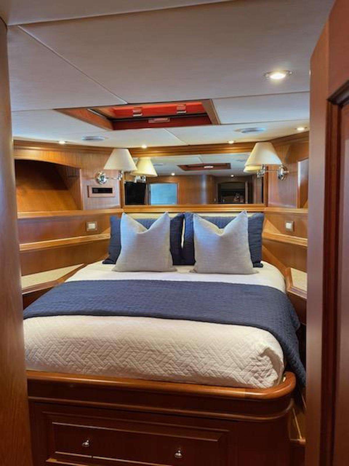 Charter Yacht ELLEON - Grand Banks 64 - 2 Cabins - New England - Florida - Maine